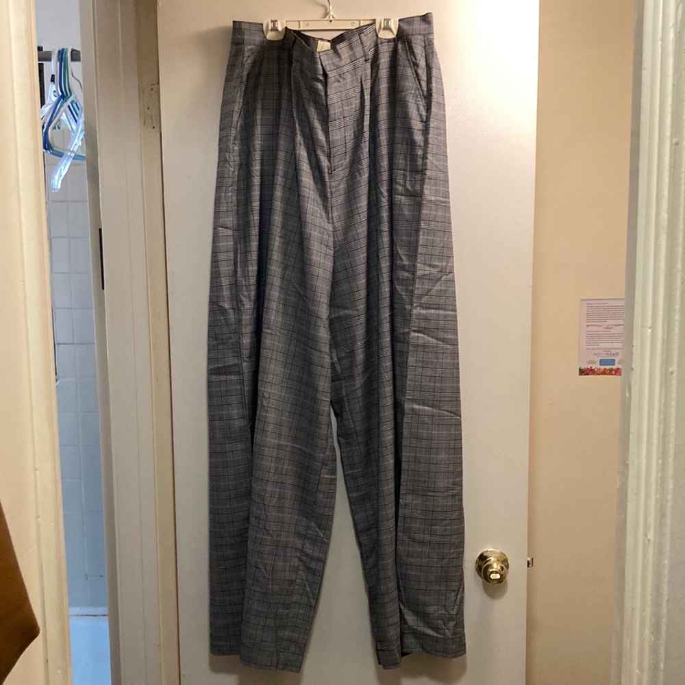 Gray plaid Modcloth wide-leg pants with pleat in 1X.